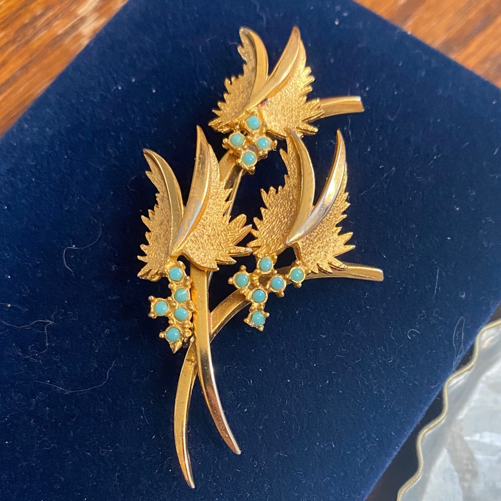 18KGold Flower Corsage Brooch with Persian Turquoise  Stones
